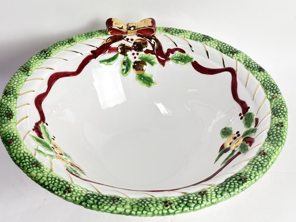 Large 1998 Charter Club Winter Garland Porcelain: Large 1998 Charter Club Winter Garland Porcelain Bowl, 5.75in by 14.25in