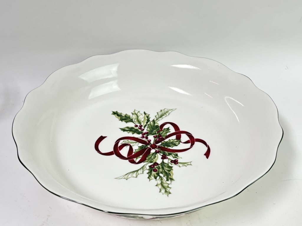 1998 Charter Club Winter Garland Porcelain Bowl: 1998 Charter Club Winter Garland Porcelain Bowl, 2.75in by 13.5in