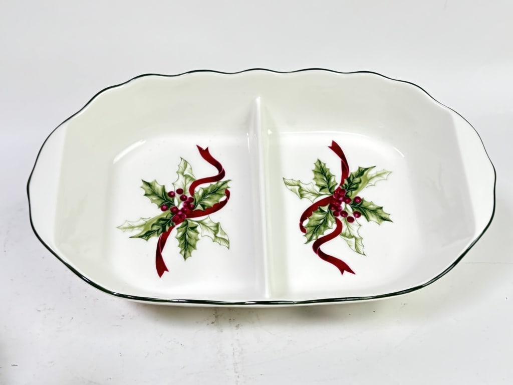 1998 Charter Club Winter Garland Porcelain Divided: 1998 Charter Club Winter Garland Porcelain Divided Dish, 2.25in by 11.5in