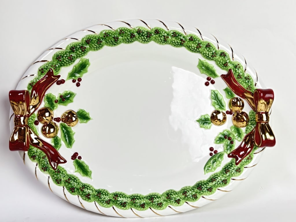 1998 Charter Club Winter Garland Porcelain Charger: 1998 Charter Club Winter Garland Porcelain Charger, 3in by 19in
