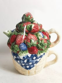 Fresh Berries Porcelain Teapot and Cup Set