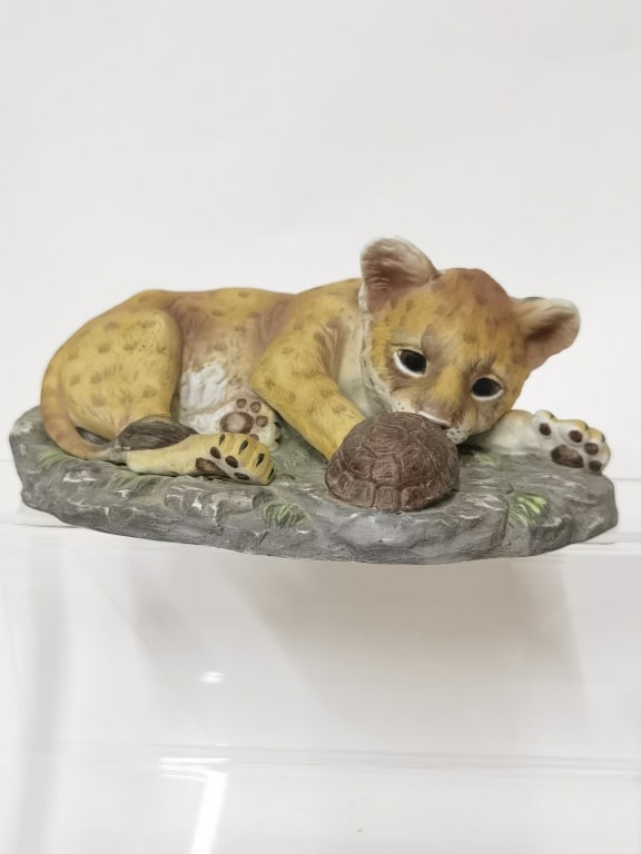 1985 Homco Masterpiece Porcelain Baby Lion and Tur: 1985 Homco Masterpiece Porcelain Baby Lion and Turtle, 7in
