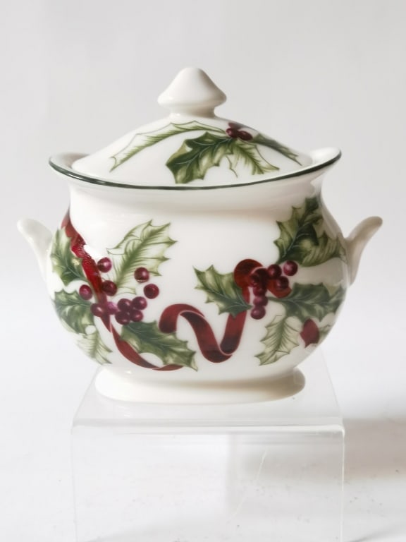 Vintage Charter Club Porcelain Winter Garland Suga: Vintage Charter Club Porcelain Winter Garland Sugar Bowl, 5.5in