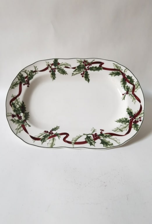 Vintage Charter Club Porcelain Winter Garland Dish: Vintage Charter Club Porcelain Winter Garland Dish, 14in by 10in