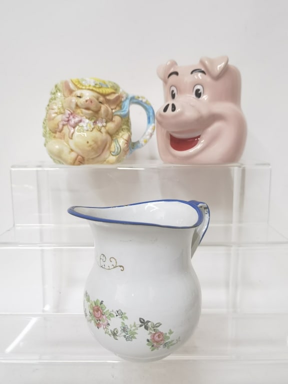 Group of Porcelain Pig Wares: Group of Porcelain Pig Wares, 3.25in