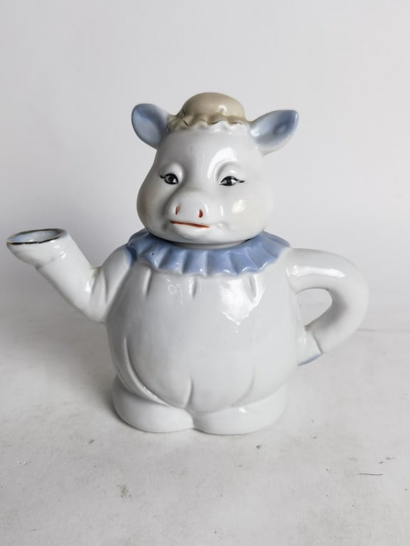Vintage Blue Lady Pig Porcelain Teapot: Vintage Blue Lady Pig Porcelain Teapot, 6.25in by 6.75in