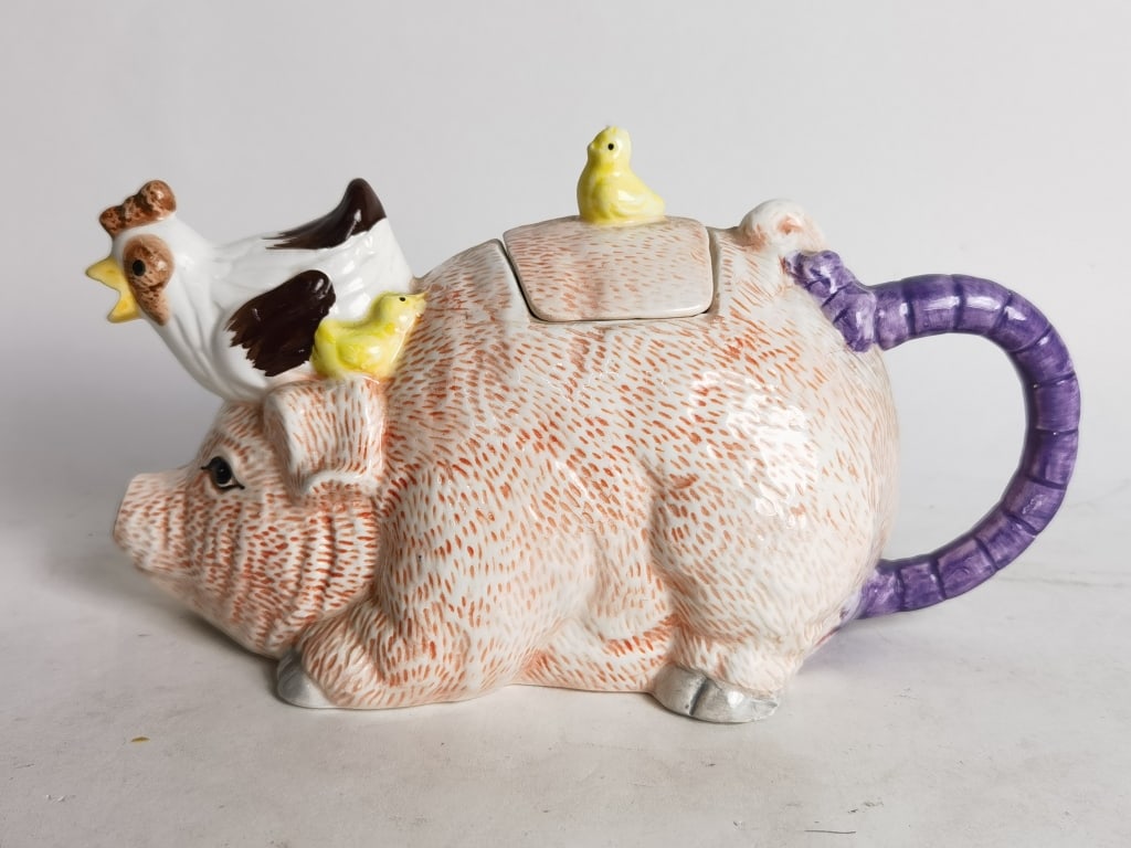 Vintage Pig and Chicks Porcelain Teapot: Vintage Pig and Chicks Porcelain Teapot, 5.5in by 10in