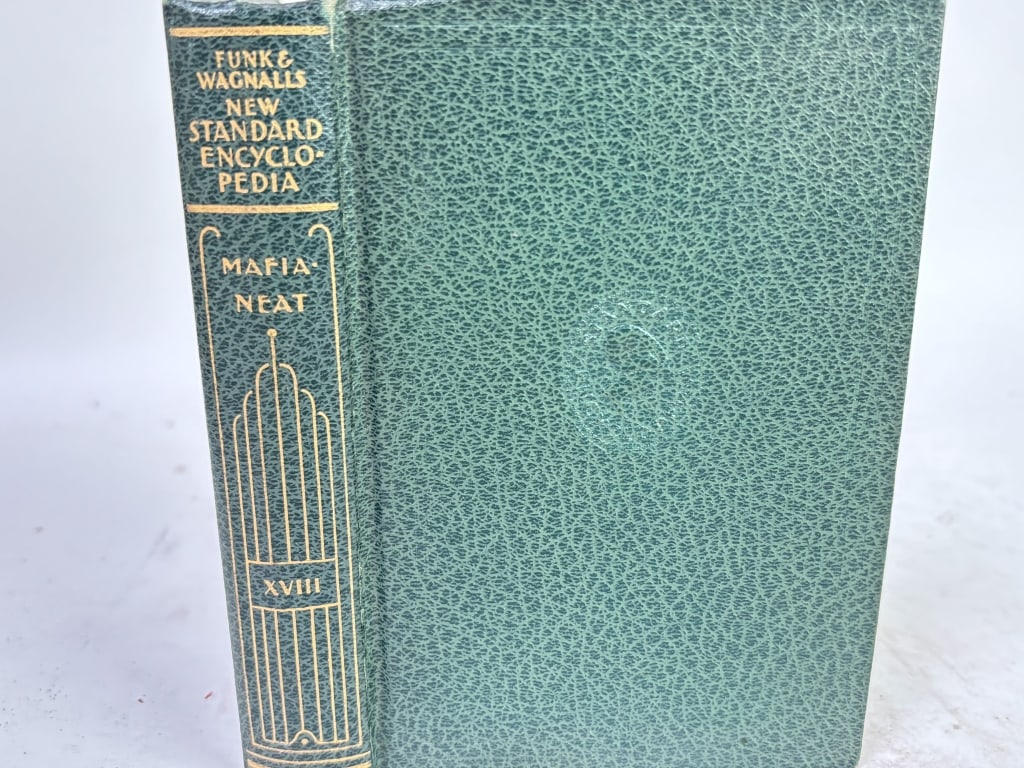 1935 Funk & Wagnalls New Standard Encyclopedia: 1935 Funk & Wagnalls New Standard Encyclopedia XVIII, 6.25in by 4.25in