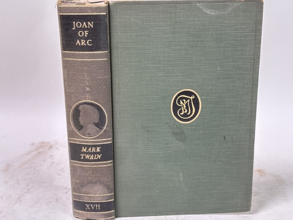 1924 Joan of Arc, Vol. XVII: 1924 Joan of Arc, Vol. XVII, 7 1/8in by 5in