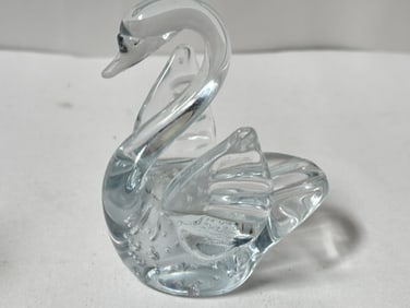 Clear Bubbled Glass Swan