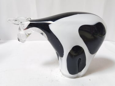 Vintage Fifth Avenue Crystal Art Glass Cow