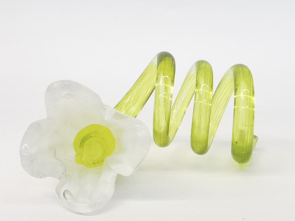 Vintage Murano Italy Art Glass Flower: Vintage Murano Italy Art Glass Flower, 3.5in