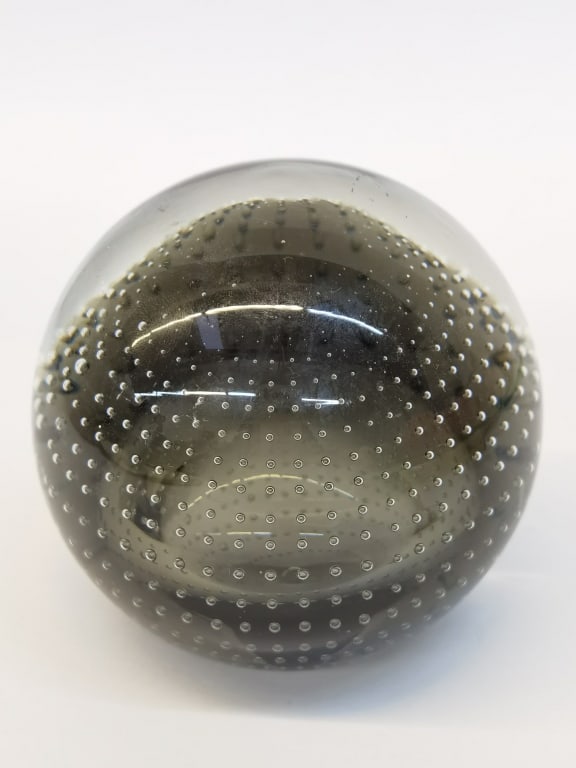 Vintage Murano Italy Controlled Bubble Smokey Glass Paperweight: Vintage Murano Italy Controlled Bubble Smokey Glass Paperweight, 3.5in