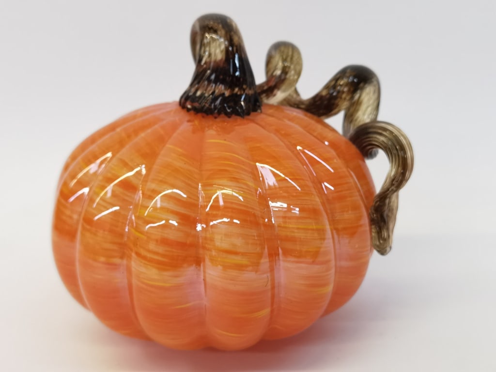 Vintage Murano Italy Art Glass Pumpkin: Vintage Murano Italy Art Glass Pumpkin, 5.5in by 5in