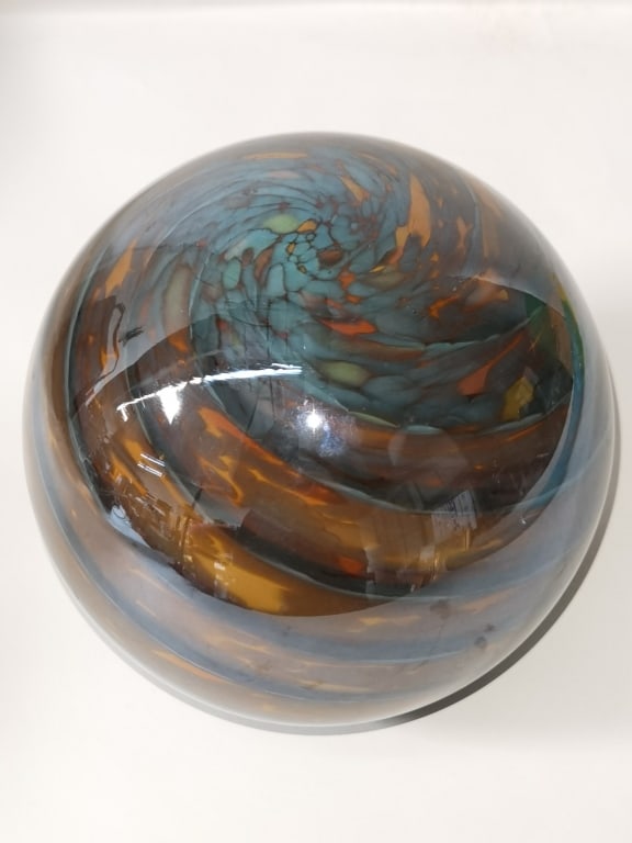 Vintage Murano Italy Art Glass Gazing Ball: Vintage Murano Italy Art Glass Gazing Ball, 8.5in