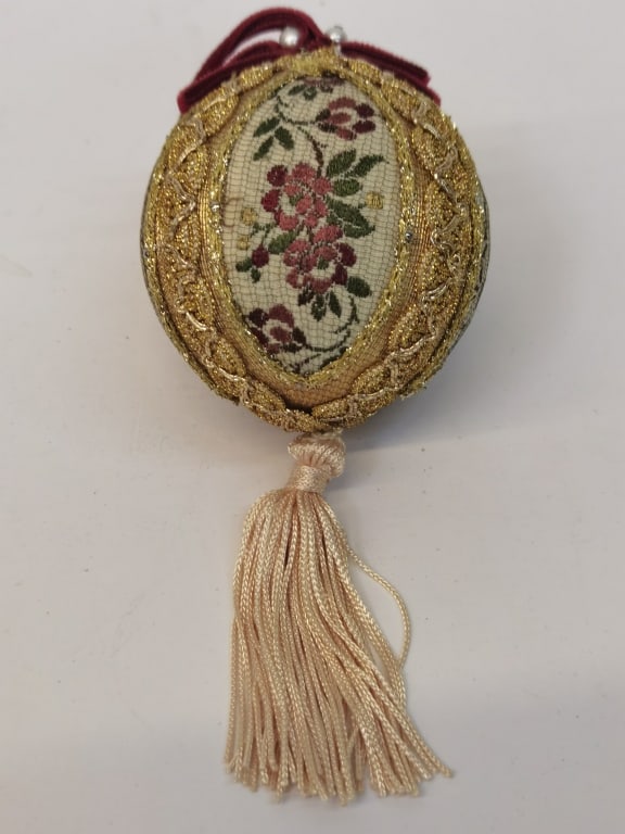 Vintage Embroidered Art Ornament: Vintage Embroidered Art Ornament, 4.5in