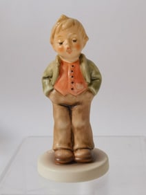 Goebel Hummel Porcelain "Steadfast Soprano" Figuri