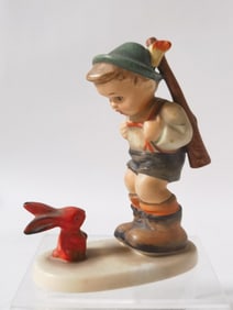 Goebel Hummel Porcelain "Sensitive Hunter" Figurin