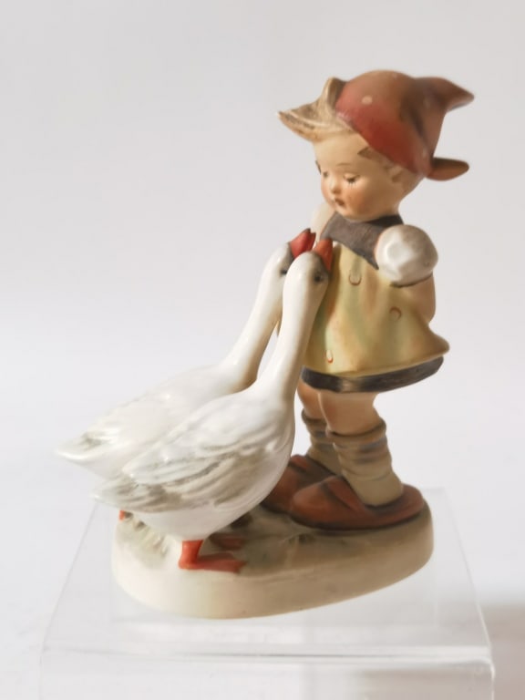 Goebel Hummel Porcelain "Goose Girl" Figurine: Goebel Hummel Porcelain "Goose Girl" Figurine, 4.75in