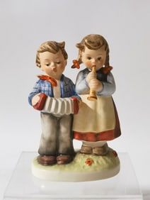 1965 Goebel Hummel Porcelain "Birthday Serenade" F