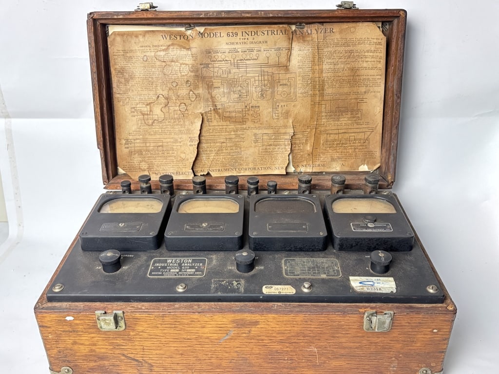 Vintage Weston Industrial Analyzer Model 639: Vintage Weston Industrial Analyzer Model 639, 7.5in by 19in by 11in