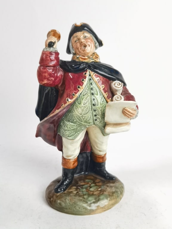 Vintage Royal Doulton Porcelain "Town Crier" Figur (1 of 4)