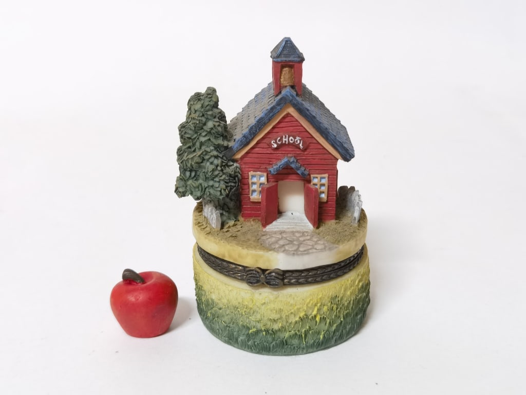Vintage Faux Porcelain School House Trinket Box: Vintage Faux Porcelain School House Trinket Box, 3.25in by 1 7/8in