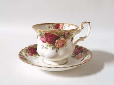 Royal Albert Old Country Roses Tea Cup Set