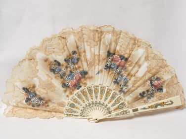 Vintage Folgado Spain Hand Painted Lace Fan