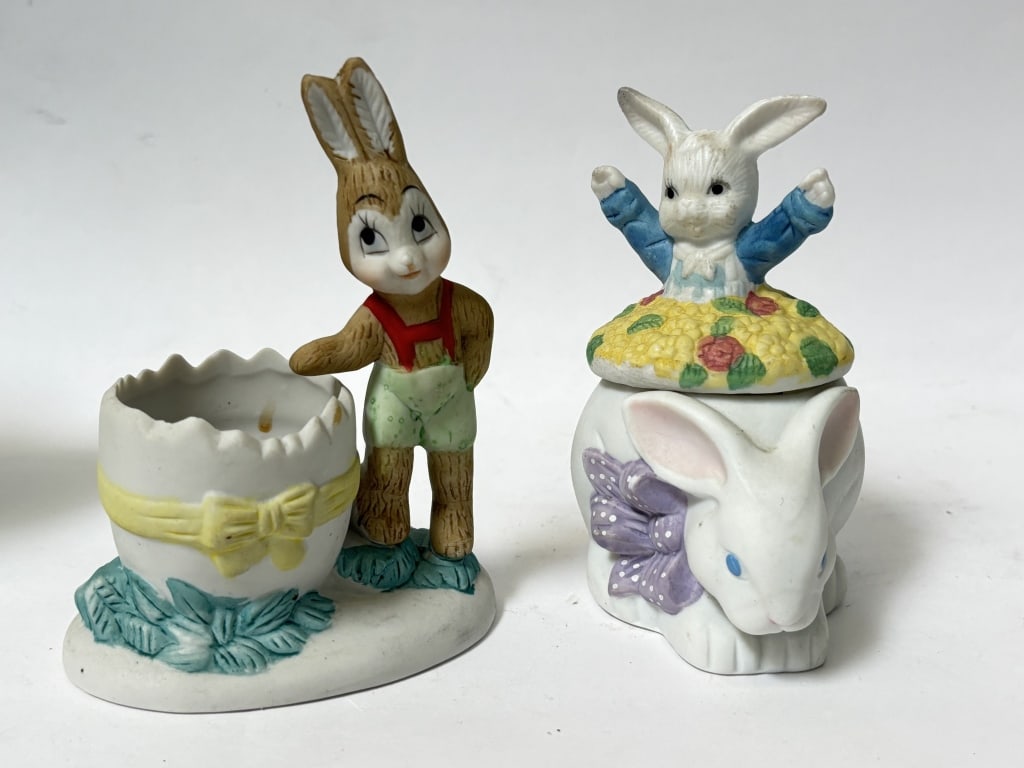 (2) Porcelain Bunny Wares: (2) Porcelain Bunny Wares, 5.5in by 4in