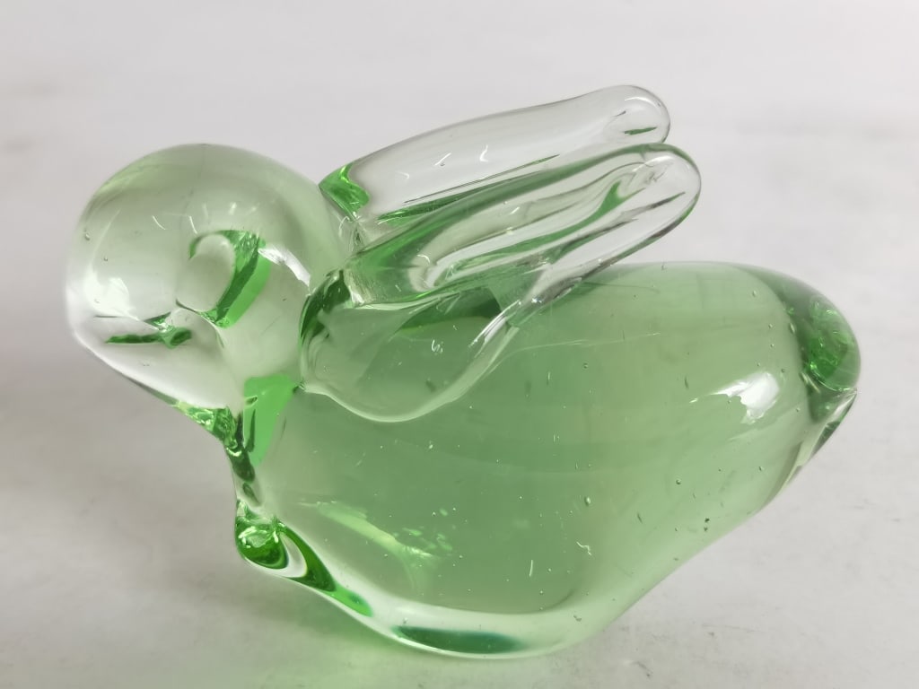 Vintage Green Art Glass Rabbit (1 of 3)