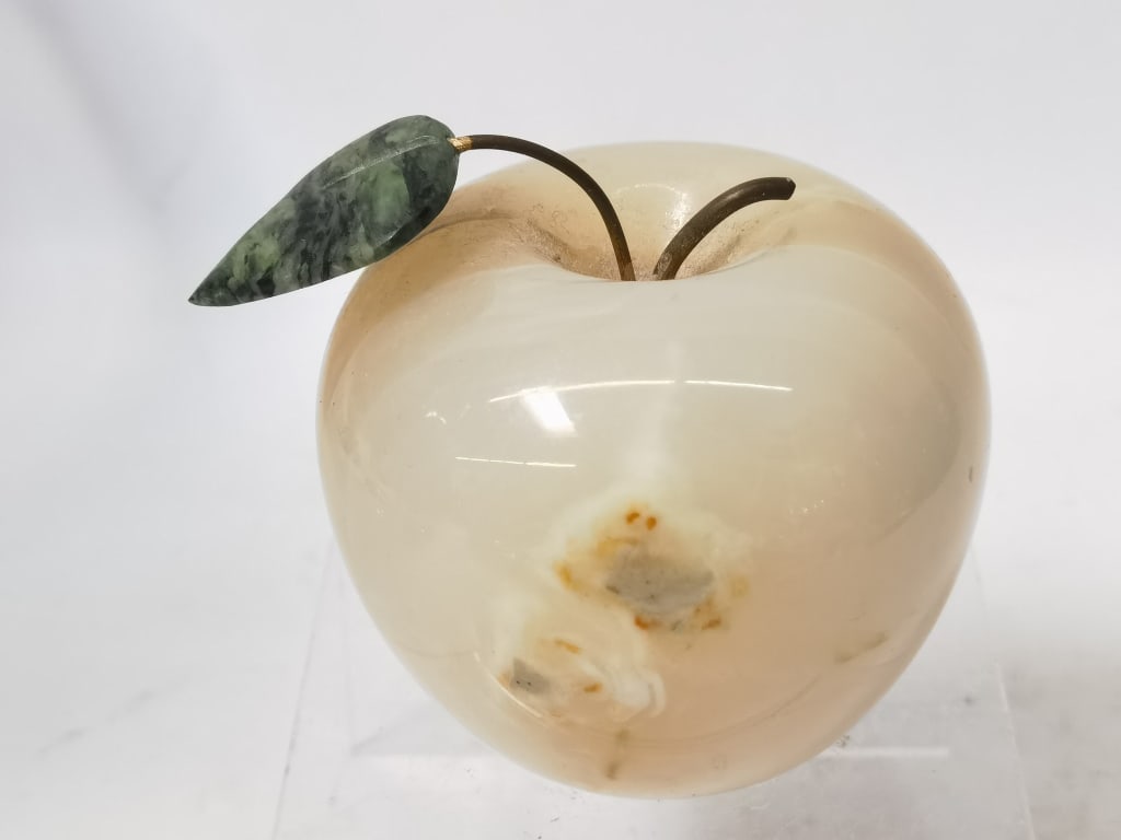 Vintage Agate Apple Paperweight: Vintage Agate Apple Paperweight, 3in