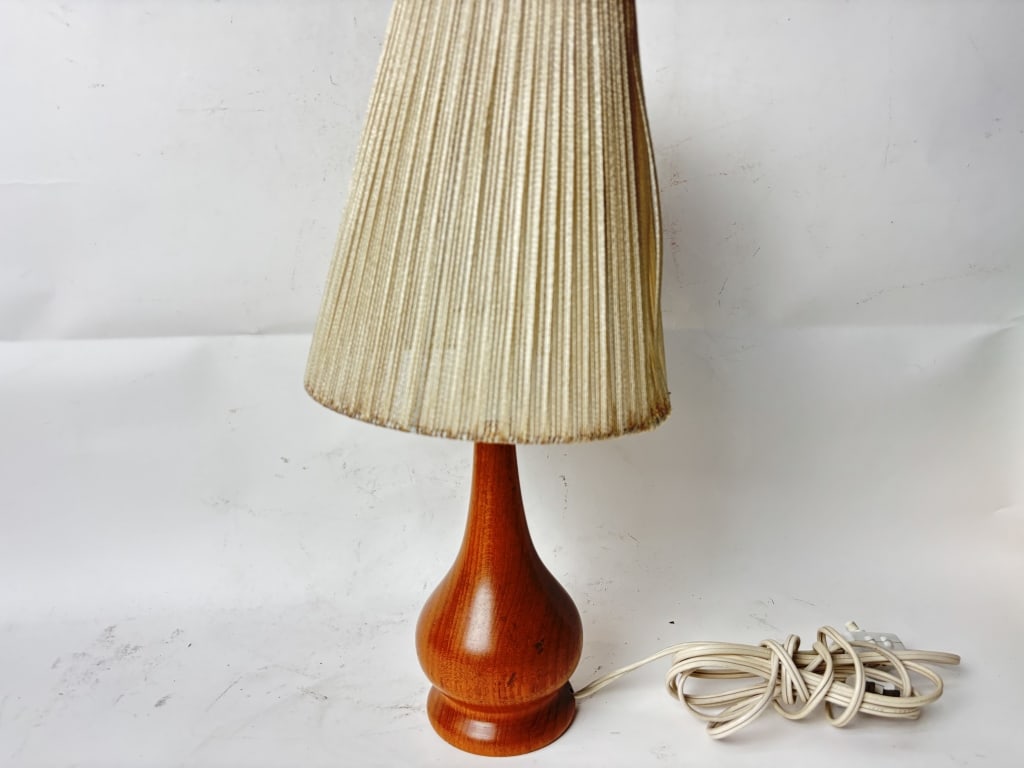 Vintage Wood Carved Table Lamp (1 of 2)