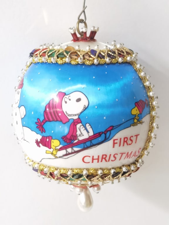 Vintage Hand Made Push Pin Beaded Ornament: Vintage Hand Made Push Pin Beaded Ornament, 3.5in