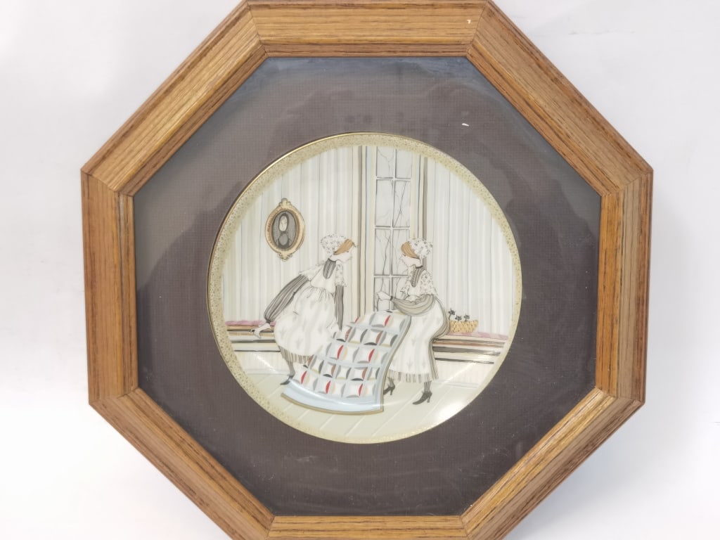 Buckley Moss "Homemakers A Quilting" Collector's P: Buckley Moss "Homemakers A Quilting" Collector's Plate, Frame: 14in