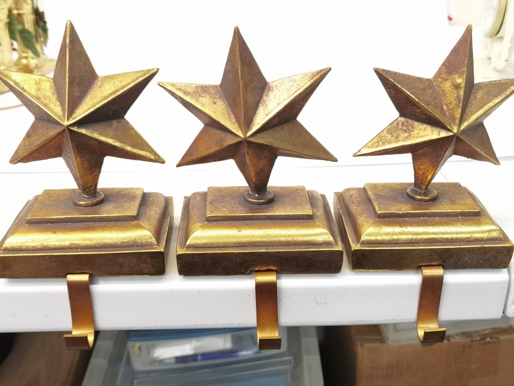 (3) Vintage Wood Star Stocking Holders: (3) Vintage Wood Star Stocking Holders, 9in