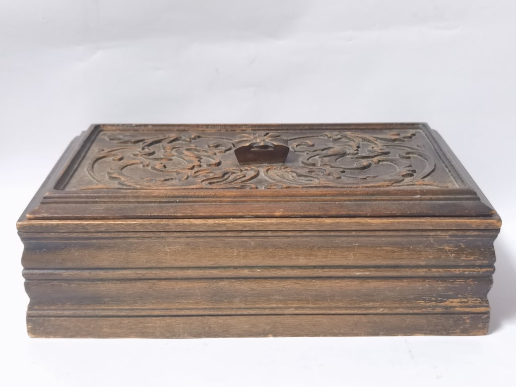 Vintage Wooden Storage Box (1 of 5)