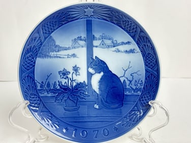 1970 Royal Copenhagen Christmas Rose and Cat Dish