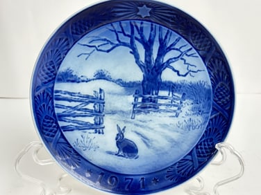 1971 Royal Copenhagen Hare in Winter Dish