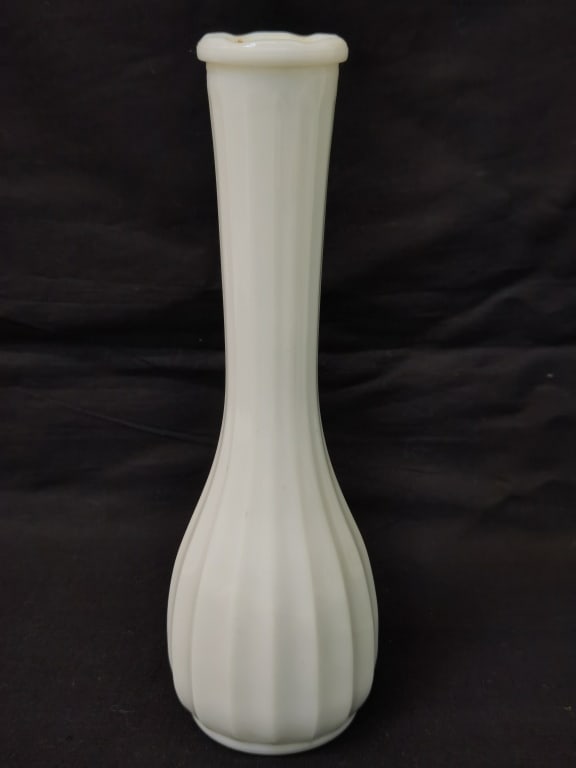 Vintage Carr-Lowrey Glass White Milk Glass Vase: Vintage Carr-Lowrey Glass White Milk Glass Vase, 8.75in
