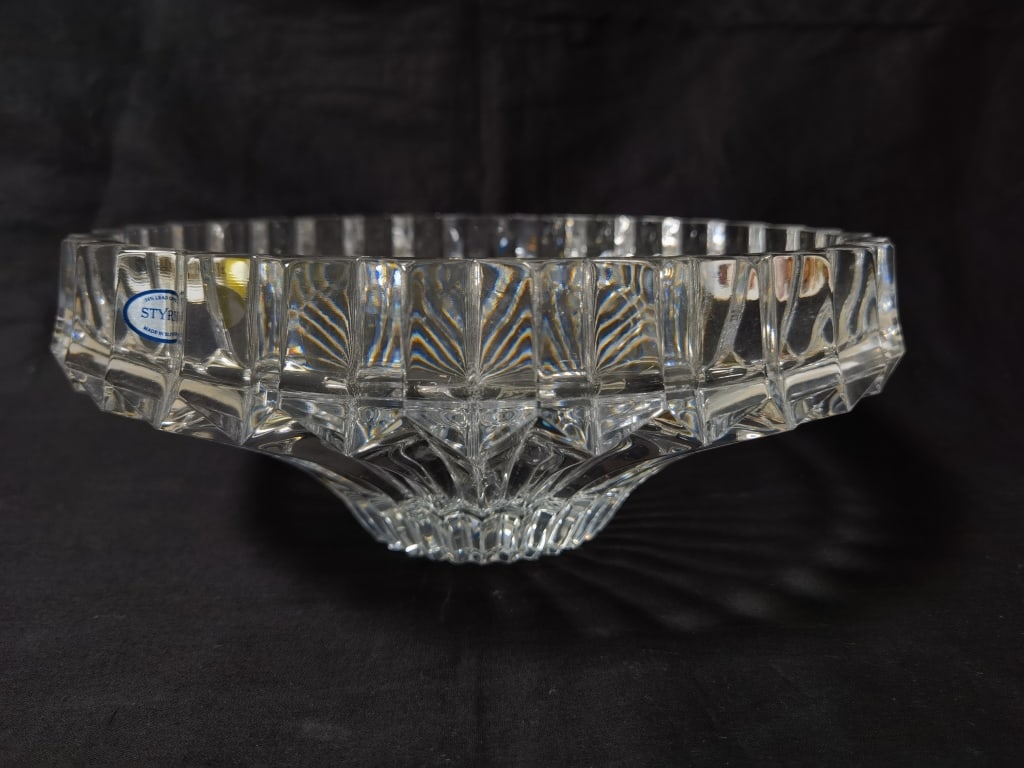 Styria Slovenia 24% Lead Crystal Fruit Bowl: Styria Slovenia 24% Lead Crystal Fruit Bowl, 12in by 5in