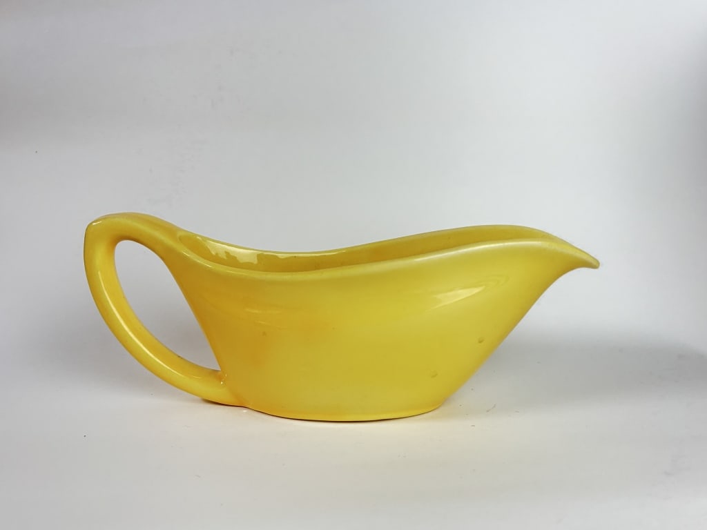 Vintage Bauer LA Porcelain Yellow Glaze Sauce Bowl: Vintage Bauer LA Porcelain Yellow Glaze Sauce Bowl, 10in