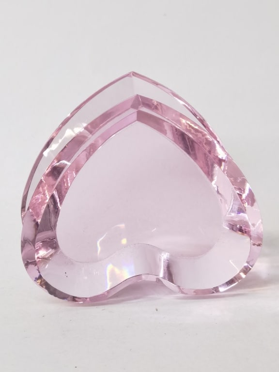 Vintage Pink Crystal Heart Shape Paperweight: Vintage Pink Crystal Heart Shape Paperweight, 4in