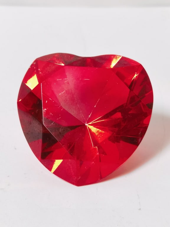 Red Heart Diamond Paperweight (1 of 3)