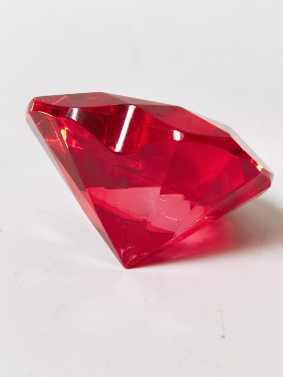 Red Heart Diamond Paperweight - 3