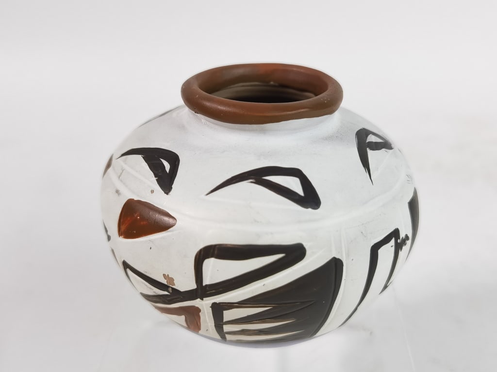 Vintage Native American Pottery Jar (1 of 4)