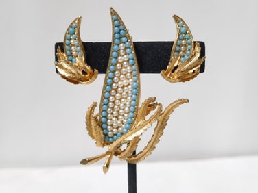 BSK Costume Faux Pearl Brooch Jewelry Set