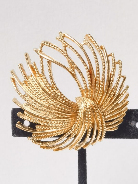 Monet Costume Gold Tone Firework Brooch: Monet Costume Gold Tone Firework Brooch, 2.25in