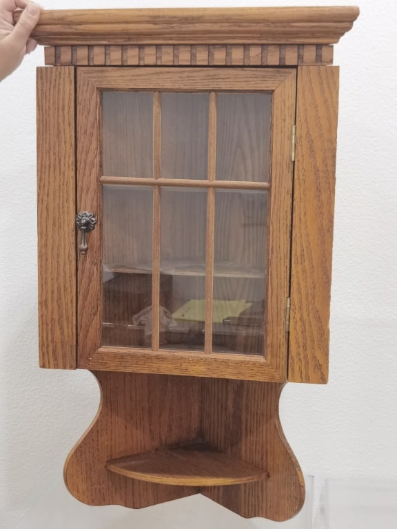 Vintage Oak Carved Corner Cabinet Display: Vintage Oak Carved Corner Cabinet Display, 30.75in by 12in by 12in