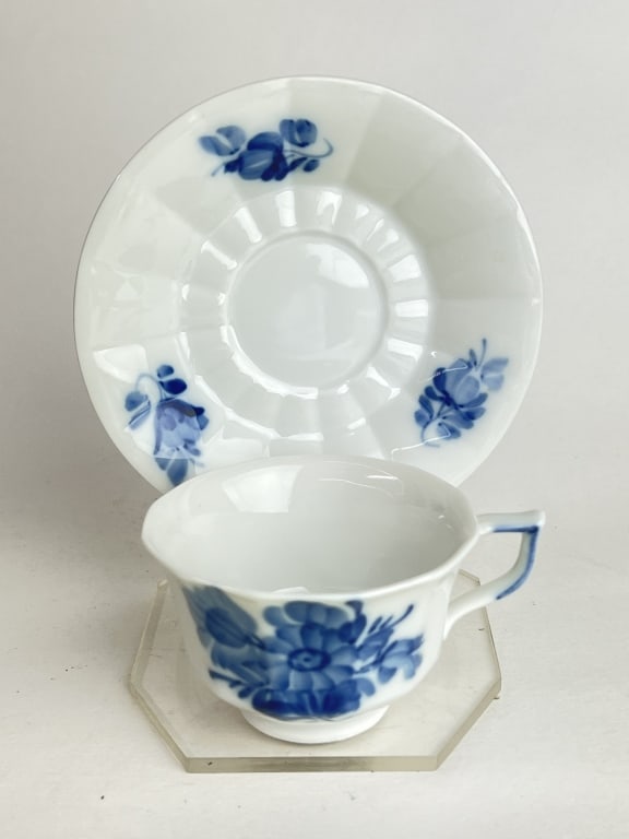 Royal Copenhagen Porelain Blue Flower Cup Set: Royal Copenhagen Porelain Blue Flower Cup Set, 5 3/8in & 4 1/16in